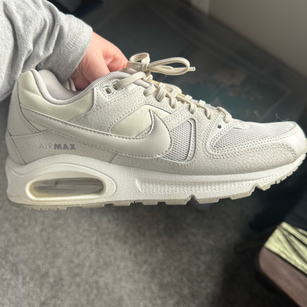 Women’s Nike air max